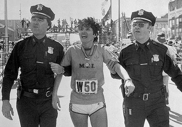3. "Maraton koşusunu metroyla bitirerek altın madalya kazanan Rosie Ruiz."