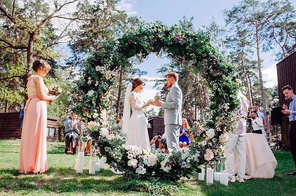 Вам подойдет выездная церемония!