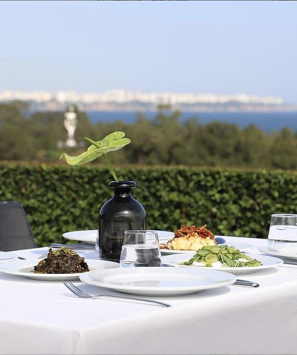 52. sırada ise Antalya'da bulunan 7 Mehmet Restoranı bulunuyor.