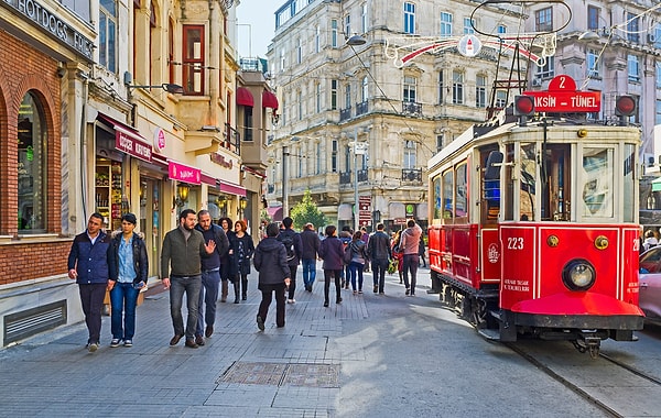 Siz İstanbul'da mı yaşıyorsunuz? Sizce İstanbul'da yaşamak zor mu? Yorumlarda buluşalım...