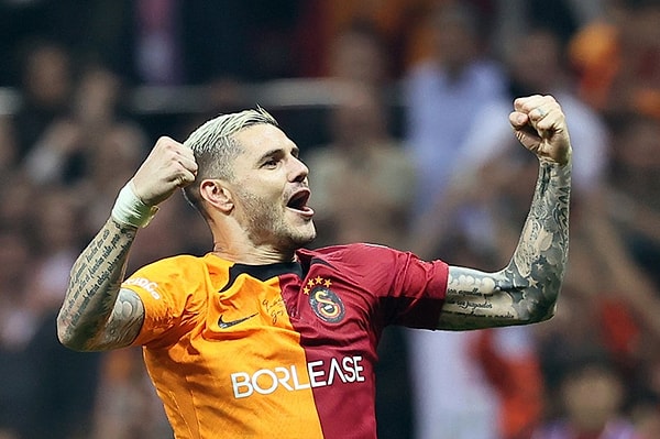 Galatasaray'ın yönetim kadrosu, hem Mauro Icardi hem de Fransız futbol devi PSG ile anlaşma sağlamış durumda.