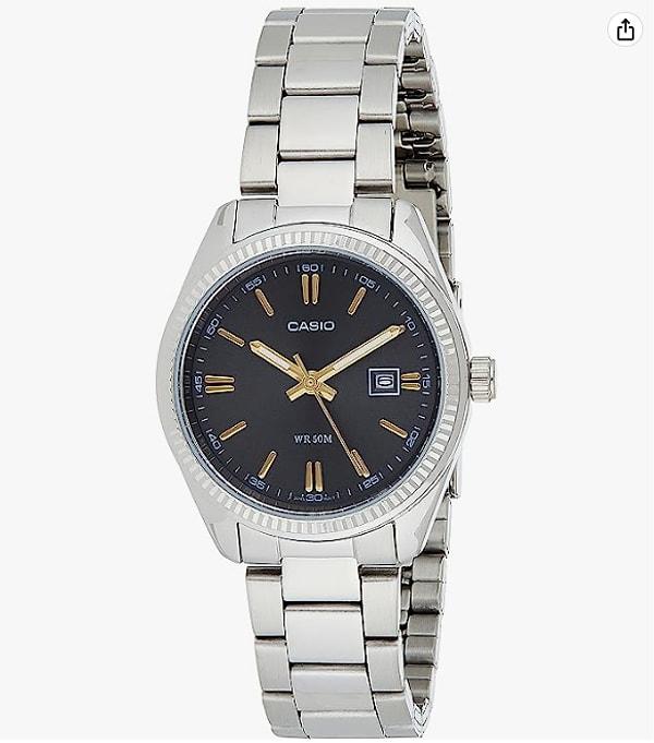 11. Casio'nun zarif kadın kol saati, gümüş rengi ile her daim göz alıcı bir detay olmaya aday.