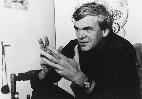 1968'de Prag Baharı olarak bilinen dönemde, Kundera, liberal reform hareketine destek veren bir grup aydının içinde yer aldı.