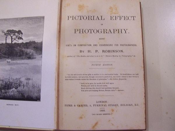 Ancak 1869'da İngiliz fotoğrafçı Henry Peach Robinson, Fotoğrafta Resimsel Etki (Pictorial Effect in Photography) adlı oldukça etkili bir kitap yayınladı.