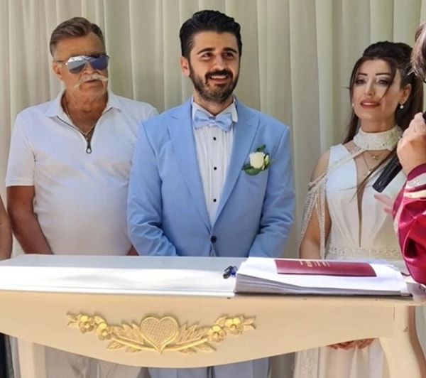 İkilinin nikah şahidi ise Yeşilçam'ın usta oyuncusu Nuri Alço oldu.