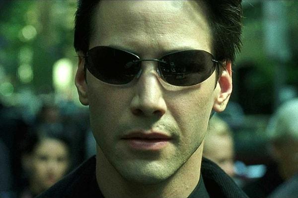 2. "Matrix" filmindeki Neo;