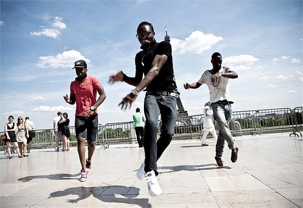 Danza Kuduro, Angola kökenli olup yüksek tempolu, enerjik ve dans edilebilir müzik olarak tanımlanır.