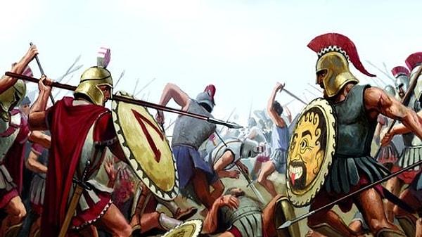 3. Antik Yunan'da hangi savaşta Atina, Pers İmparatorluğu'na karşı zafer kazandı?
