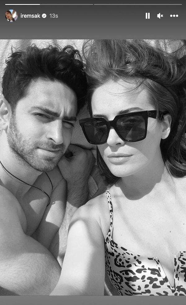 Güzel oyuncu, sevgili Korkmaz ile ilk kez bir karesini sosyal medya hesabından paylaştı. Sak'ın paylaştığı siyah-beyaz tatil karesine beğeni yağdı.