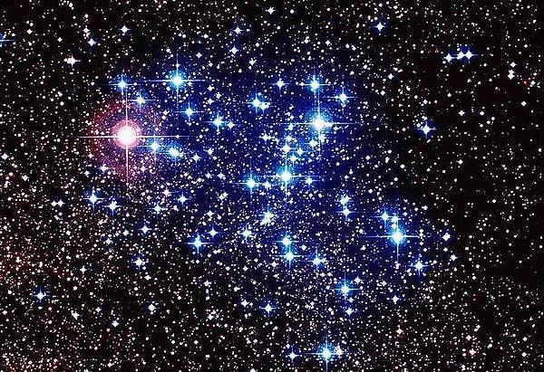 Ancak 25 Temmuz tarihli Proceedings of the National Academy of Sciences'da rapor edilen üç adaydan herhangi birinin bu yeni yıldız türü olduğu ortaya çıkarsa, erken evrendeki yıldız oluşumuna bir bakış sunabilir, karanlık maddenin doğasına dair ipuçları verebilir ve muhtemelen süper kütleli kara deliklerin kökenini açıklayabilir.