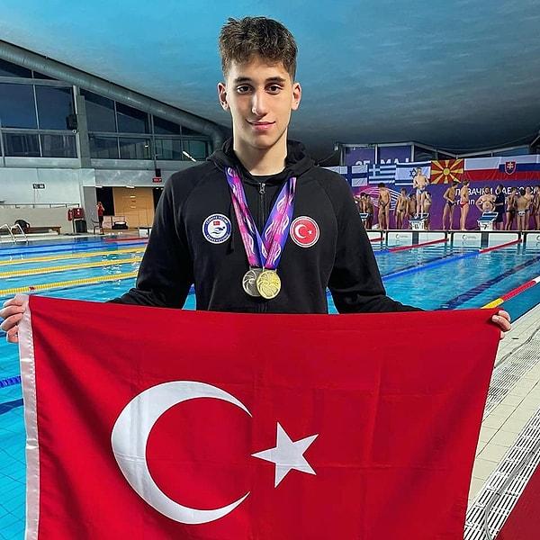 11. Avrupa Gençlik Olimpik Yaz Festivali'nde (EYOF) milli yüzücümüz Tuncer Berk Ertürk, erkekler 200m kelebekte 1:58.62'lik derecesiyle altın madalya kazandı.