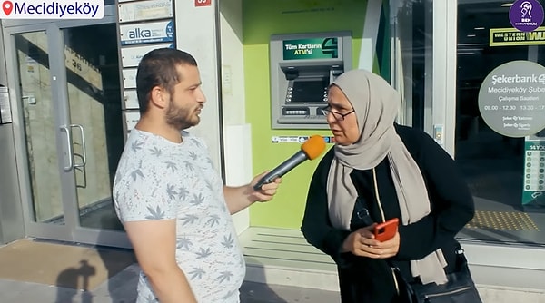 Muhabirin 'İnsanların açık giyinmesi sizi neden ilgilendiriyor ki?' sorusuna cevap veren kadın, 'İnsanların açık giyinmesi beni çok ilgilendiriyor. O benim kocamı, oğlumu her şeyi tahrik ediyor' dedi.