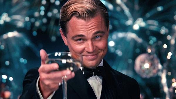 10. Leonardo DiCaprio ise 25 yaş kuralını 28 yaşındaki bir güzel için kırdı! 😂