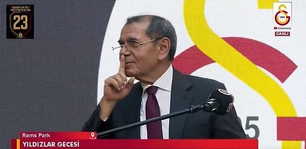 O etkinlikte keyfi yerinde olan Galatasaray taraftarları başkan Dursun Özbek'in her kelimesine tezahürat yapınca ortaya ilginç görüntüler çıktı.