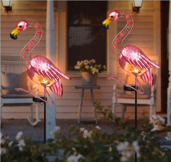 3. Dikkat çekici pembe renkleri ve eşsiz flamingo tasarımlarıyla, bu lambalar her türlü dış mekanı anında canlandırıyor.