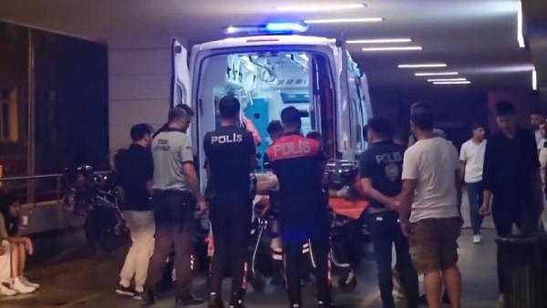 Henüz kimliği belirlenemeyen yaralı motosiklet sürücüsü, sağlık ekipleri tarafından Taksim Eğitim ve Araştırma Hastanesi'ne kaldırıldı.