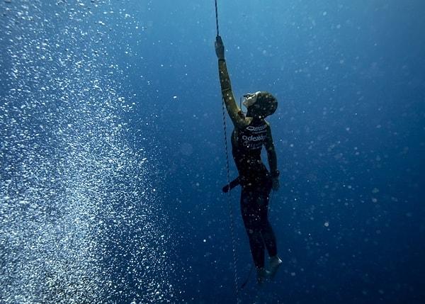 World Water Day Dive and a New World Record in Variable Weight Freediving
