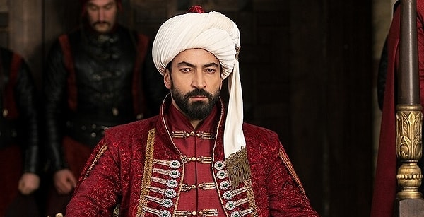 Son olarak 2018 yılında Kanal D ekranlarında yayınlanan Mehmed: Bir Cihan Fatihi dizisiyle gördüğümüz Kenan İmirzalıoğlu, dizinin erken finalinin ardından Kim Milyoner Olmak İster yarışmasının sunuculuğunu üstlenmişti.