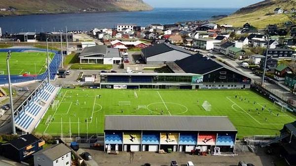 Faroe Adaları'nın ikinci büyük şehri olan, 4800 nüfuslu Klaksvik şehrinin takımı Ki Klaksvik; Şampiyonlar Ligi elemelerinde üçüncü tura yükselmeyi başardı.