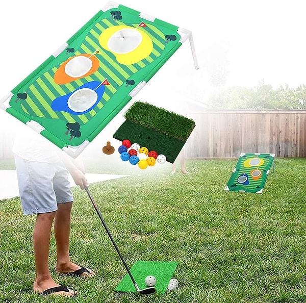 8. Bahçede veya terasta keyifli zaman geçirebileceğiniz bir çocuk golf seti.