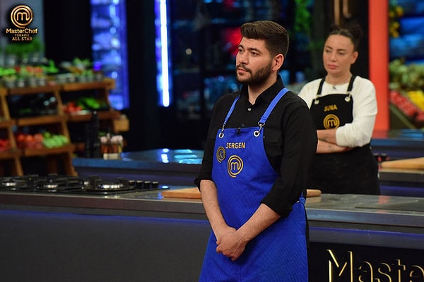 Barbaros, Alican, Eray, Tahsin, Suna, Esra, Sefa, Tanya ve daha pek çok ismin yarıştığı MasterChef'te her yarış inanılmaz zorlu ve heyecanlı geçerken, geçtiğimiz sezonlarda 4. olarak MasterChef'e veda eden Sergen tüm dikkatleri üzerine çekti.