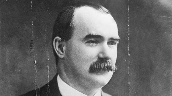 Çalışmalarını İrlanda İşçi Partisi için ulusal organizatör olarak sürdürdüğü 1911 yılında, İrlanda Genel İşçi ve Taşıma İşçileri Sendikası'nın (ITGWU) Ulster örgütleyicisi olarak atandı.