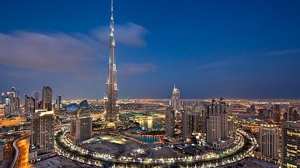 Maliyet hesaplarına geçmeden önce dünyanın en yüksek binası olma unvanına sahip Burj Khalifa'yı biraz tanıyalım.