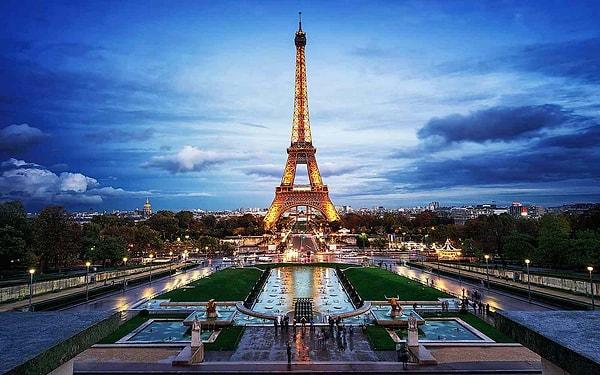 6. "Belki çoğu kişi benimle aynı fikirde değil ancak Paris'e bir daha gitmem. Harika mimariler var ancak insanlar çok kaba ve aşırı turist var."