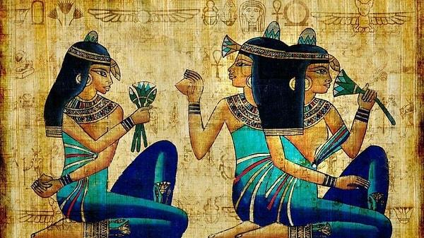 Kirpiklerin can yoldaşı rimel yani "maske" anlamına gelen maskaranın oldukça eski bir tarihi var! Antik Mısır'da, baldan tutun da içinde timsah gübresinin bile bulunduğu maskaralar, ruhlarımızı gözümüzden girecek tehlikelere karşı korumak inancıyla da kullanılmış