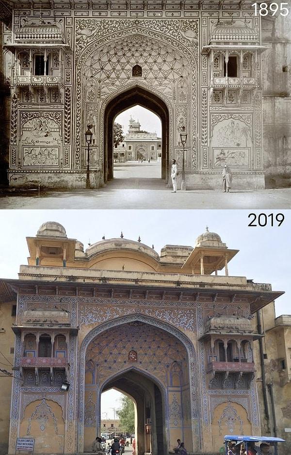 13. Naqqar Darwaza, Jaipur Sarayı Kapısı, Jaipur, Hindistan. (1895 ve 2019)