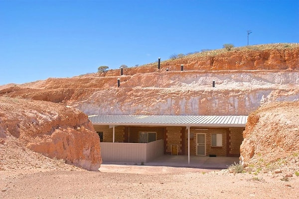 Coober Pedy, Avustralya'nın en sıcak bölgelerinden bir tanesidir.