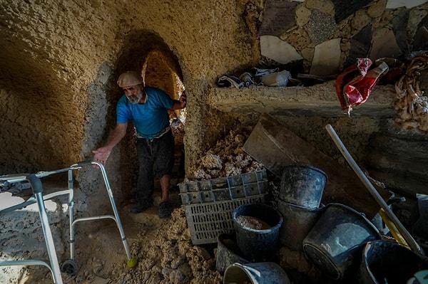 Ancak geçtiğimiz Temmuz ayında Kahlon kötü bir haber aldı: İsrail hükümeti 50 yıl aradan sonra yeraltı evini tahliye etmek istiyor.