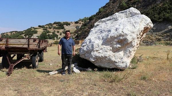 Aşağıdağdere Mahallesi'nde yaşayan vatandaşlar, Kelkaya Dağı'nda bulunan taş ocağından düşen taş ve kaya parçaları nedeniyle sorun yaşıyor.