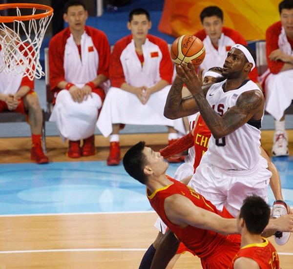 11. Basketbol olimpiyat oyunlarında oynanmaya başladığından beri altın madalyaların yüzde 80'ini ABD erkek basketbol takımı kazandı.
