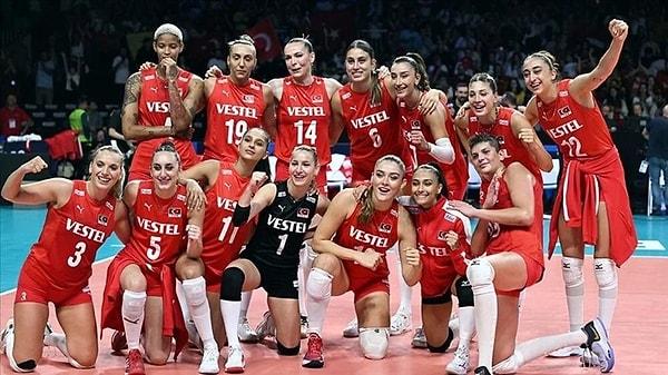 Türkiye A Milli Kadın Voleybol Takımı, 2023 CEV Avrupa Şampiyonası yarı final maçında İtalya’yla Brüksel'deki Palais 12 Salonu'nda, bugün saat 18.00’de karşı karşıya geldi.