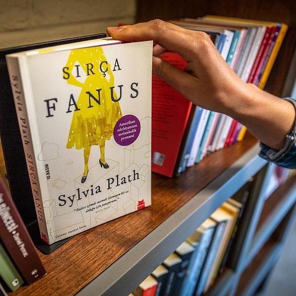 6. Plath 12 yaşına geldiğinde bir dahi olarak onaylanmıştı ve erken yaşlardan itibaren bir edebiyat yıldızı olmaya kararlıydı.