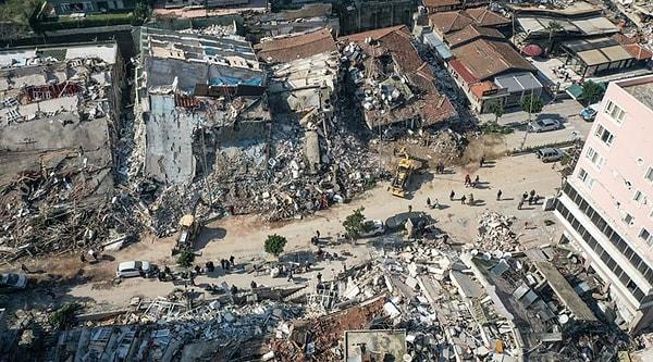 6 Şubat’ta Kahramanmaraş’ta yaşanan iki büyük deprem, bölgede ciddi bir yıkıma neden olmuş ve resmi rakamlara göre 50 binden fazla vatandaşımız hayatını kaybetmişti.