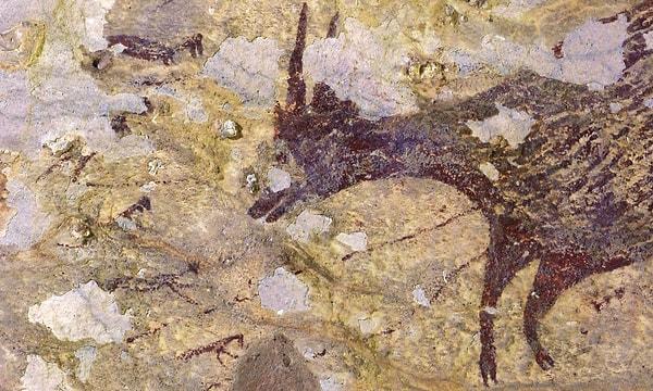 1. En eski bilinen sanat eserleri, 40.000 yıl öncesine ait mağara resimleri ve heykellerdir.