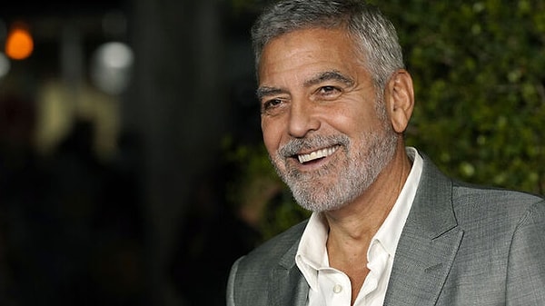 Celebrity Net Worth'ün haberine göre son yıllarda yapımcılık ve yönetmenliğe de geçiş yapan George Clooney'nin net değerinin şu anda 500 milyon dolar olduğu düşünülüyor.