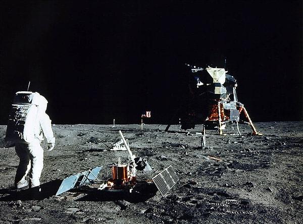 Daha önce, 1960'ların sonları ve 1970'lerde Apollo programı tarafından toplanan sismik veriler, Ay'ın yapısı hakkında elimizdeki en değerli bilgileri oluşturuyordu.