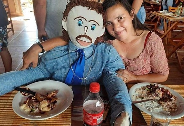 Bir bez adamla evlenen kadın da evlilik hakkında tüm bildiklerimizi sorgulatmıştı.