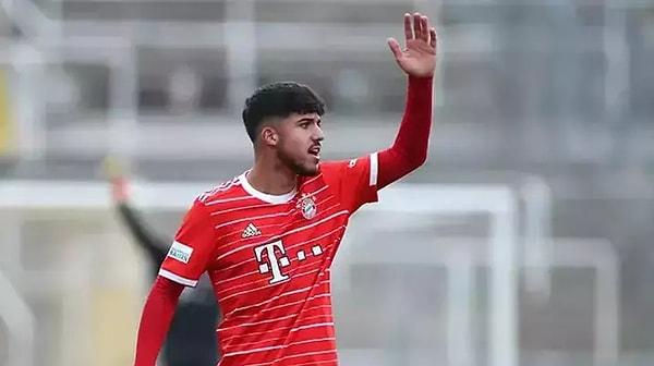Bayern Münih'in 4. Lig'de mücadele eden 2. takımıyla bugüne dek 54 maça çıkan 19 yaşındaki ön libero, bu maçlarda 4 gol atıp 10 da asist üretti.