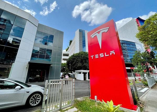 Otomobil endüstrisinde yenilikçi fikirleriyle devrim yaratan Tesla, yeni projesi ile sektörü tekrardan sallamaya hazırlanıyor.