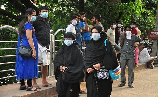 Geçtiğimiz günlerde Hindistan'ın Kerala eyaletinde 5 kişiye Nipah virüsü tanısı konmuş, 2'si yaşamını yitirmişti.