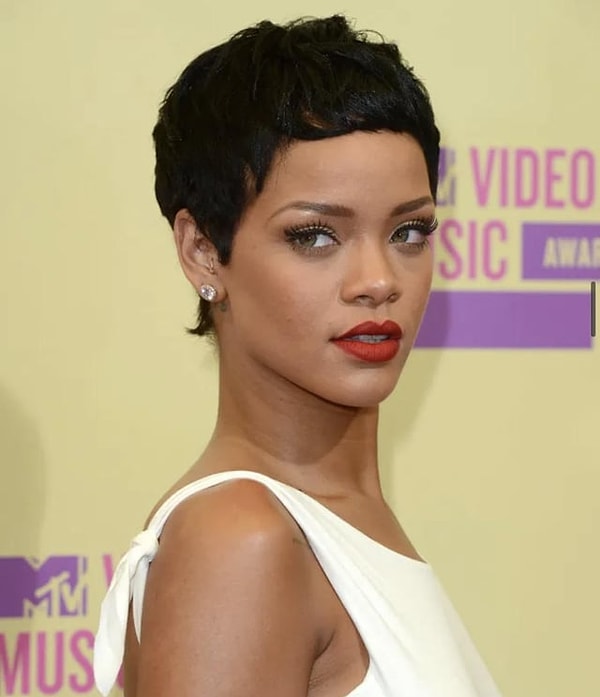 15. Kıyafetleri ya da saç modellerini cinsiyetlerle bağdaştırmak.