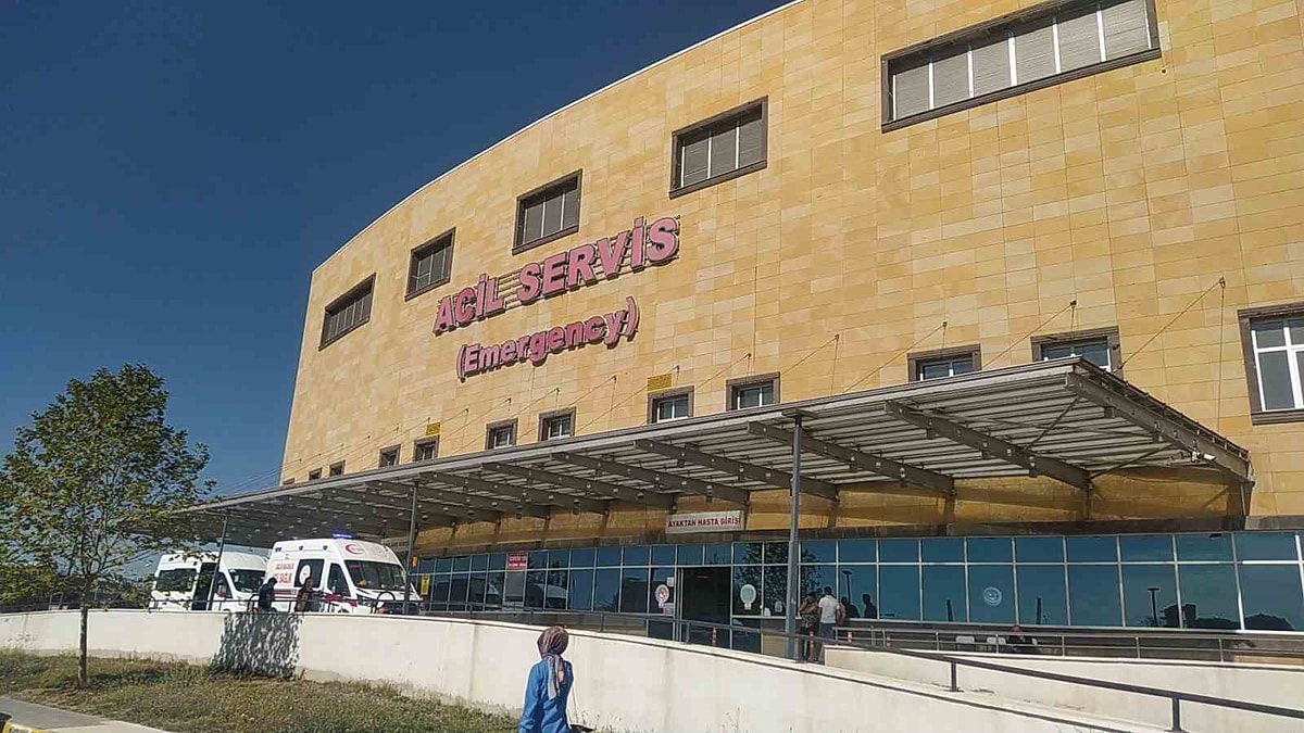 �orum'da Deh�et Veren Olay! 2 Ayl�k Bebek Balkondan At�ld�: Anne G�zalt�na Al�nd�