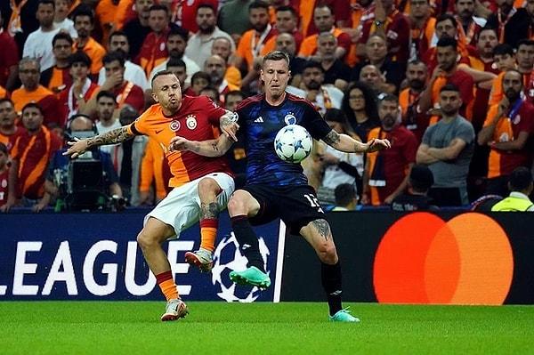 Şampiyonlar Ligi’ndeki temsilcimiz Galatasaray, ilk maçında kendi sahasında Kopenhag ile 2-2 berabere kaldı.
