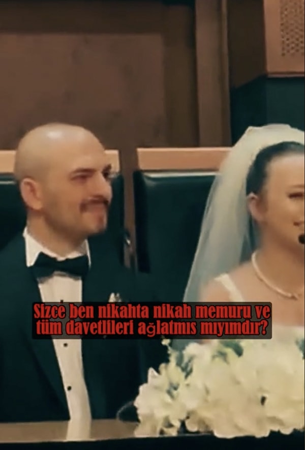 Hepimiz nikah memurunun, "Evlenmeyi kabul ediyor musunuz?" sorusuna 'evet' yanıtının verilmesine alışkınız ancak bu kez duyduğumuz en güzel "evet"; bir TikTok kullanıcısından geldi.