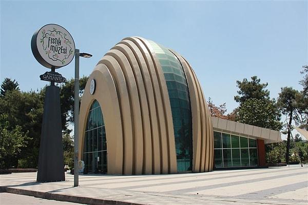 Gaziantep Büyükşehir Belediyesi tarafından 2018 yılında inşa edilen Fıstık Müzesi, Antep fıstığının tarihini ve sofralara nasıl geldiğini anlatan bir müze.