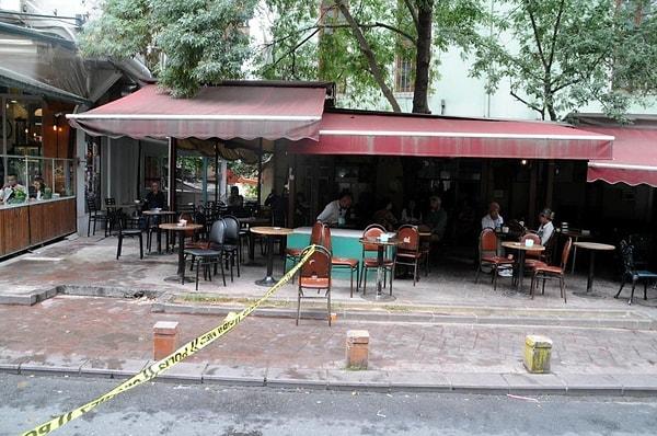 Olay, saat 11.45 sıralarında Beyoğlu ilçesi Firuzağa Mahallesi'nde meydana gelmiş, kafede oturan Ayhan Yılmaz'a(47) silahlı saldırı yapılmış, saldırganın silahından çıkan kurşunlar kafede oturan Sabriye B.(30) ve Fahri T.'ye(55) de isabet etmişti.